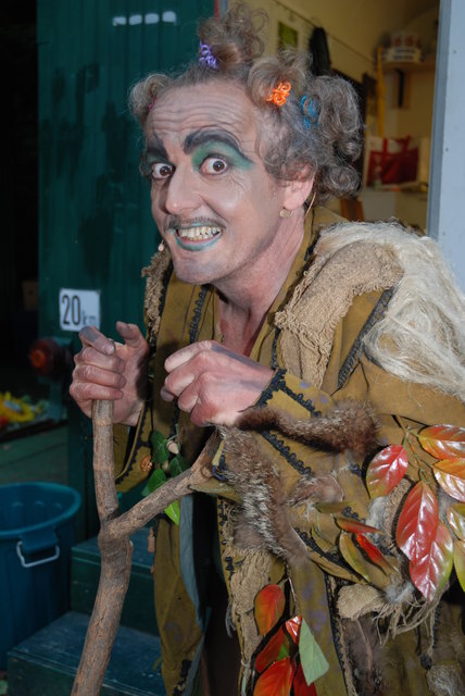Heinz Scharb verzauberte als Kobold Puck auch das Publikum mit seinen Scherzen.