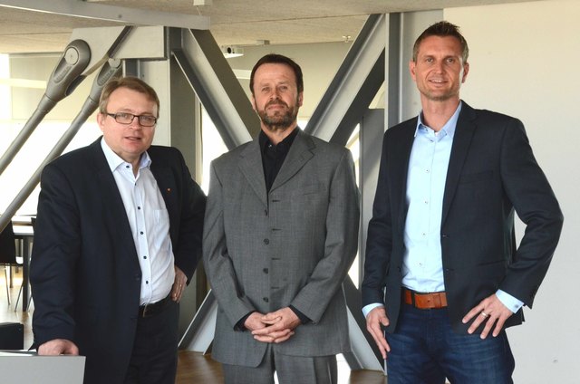 Wurden mit der Prokura ausgestattet: Mag. Norbert Schiffbänker (36), Stefan Altmann (56) mit dem langjährigen Geschäftsführer DI Gerhard Lengauer (von rechts nach links).
