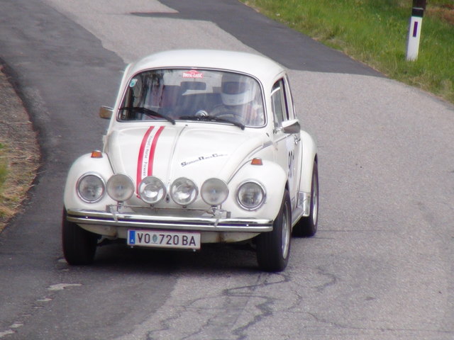 Der Voitsberger Karl Heinz Schauperl im VW Käfer.