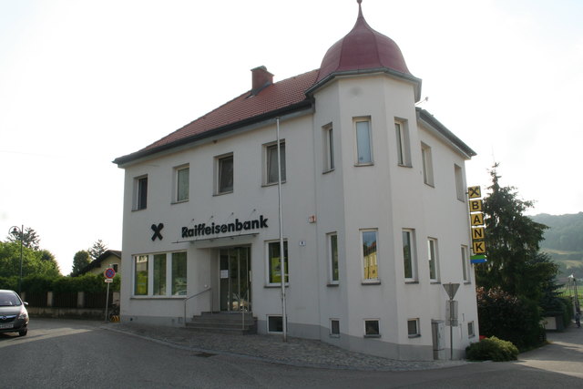 In Asperhofen gibt es laut Bürgermeisterin Katharina Wolk immer genügend Parkplätze – anders als in Neulengbach.
