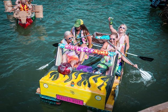Die Gewinner des Liwest Bubble Boat Contests. | Foto: Michael Ehrenbrandtner