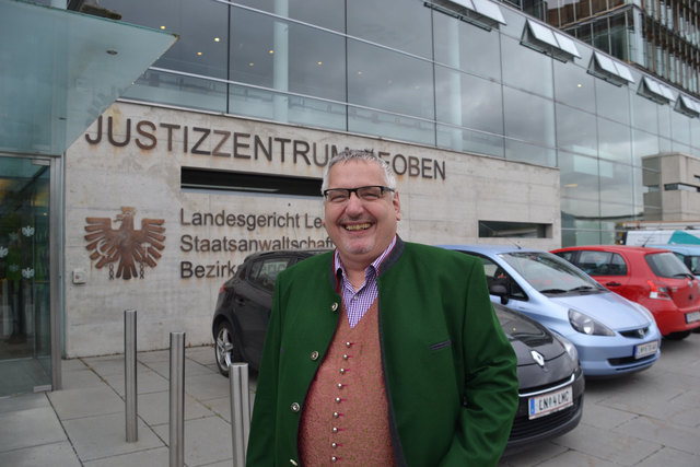 Toni Hubmann vor dem Landesgericht Leoben | Foto: Weeber