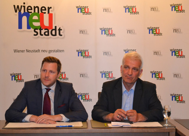 Michael Schnedlitz (l.), Wolfgang Haberler. | Foto: Magistrat WRN