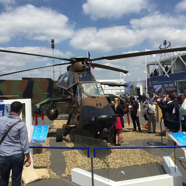 Zig-Tausende akkreditierte Besucher bei der größten Luftfahrtmesse der Welt.