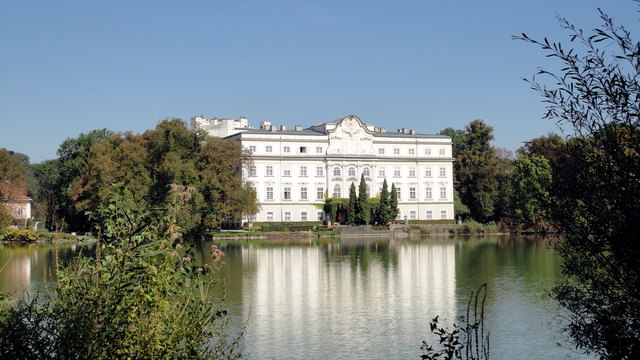 schloss leopoldskron mit  festung hohensalzburg