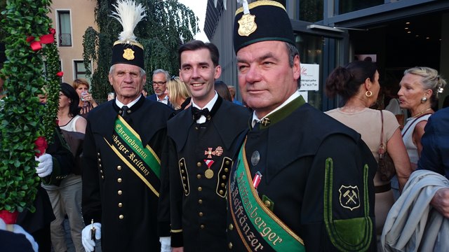 Ehrenobmann Heinz Tilz, Bgm. Josef Ofner und Reiftänzer-Obmann Rupert Leikam | Foto: KK