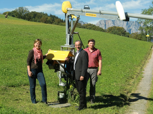 Gabi Pichler (Geschäftsführerin Zinkenlifte Bad Dürrnberg), Bürgermeister Gerhard Anzengruber und Georg Hafner (Betriebsleiter-Stellvertreter Zinkenlifte Bad Dürrnberg). | Foto: Stadtgemeinde Hallein