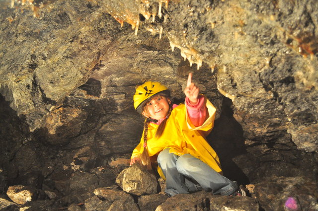 Wissenswertes über Mineralien, die Geschichte des Bergbaues usw. erfahren die "Forscher" in der Schauhöhle.