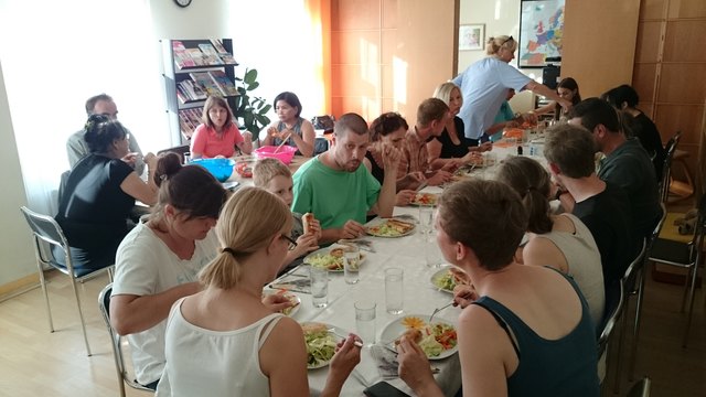 Internationale Kochabende im Familienzentrum Dialog: „E pluribus unum – aus  vielen eine Einheit!“ –  Philippinischer Kochabend am 12. 06. 2015!