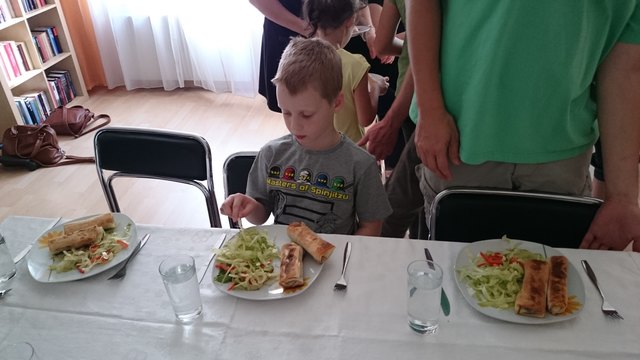 Internationale Kochabende im Familienzentrum Dialog: „E pluribus unum – aus  vielen eine Einheit!“ –  Philippinischer Kochabend am 12. 06. 2015!