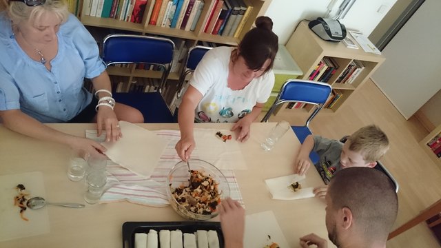 Internationale Kochabende im Familienzentrum Dialog: „E pluribus unum – aus  vielen eine Einheit!“ –  Philippinischer Kochabend am 12. 06. 2015!