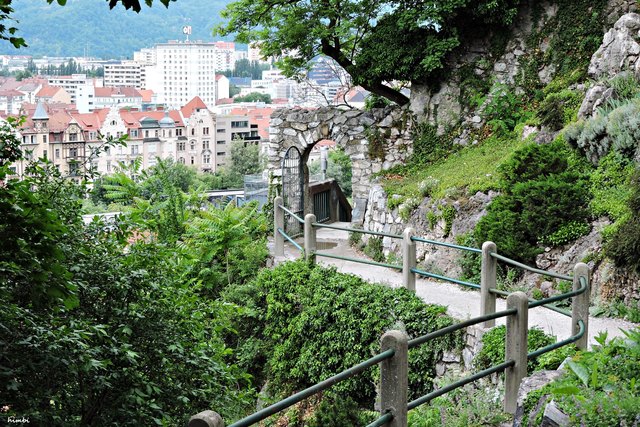 Der Aufgang zum Uhrturm