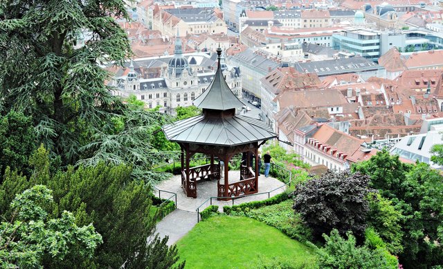 Der "Chinesische Pavillon" wurde 1890 errichtet und ersetzte eine ältere romantische Weinlaube.