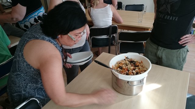 Internationale Kochabende im Familienzentrum Dialog: „E pluribus unum – aus  vielen eine Einheit!“ –  Philippinischer Kochabend am 12. 06. 2015!