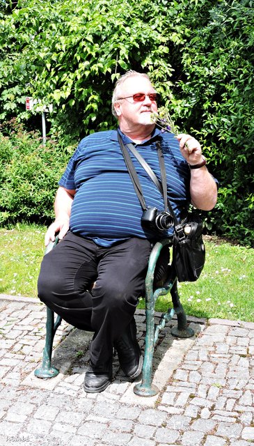 Wie kommst du wieder aus dem Sessel Alfi?