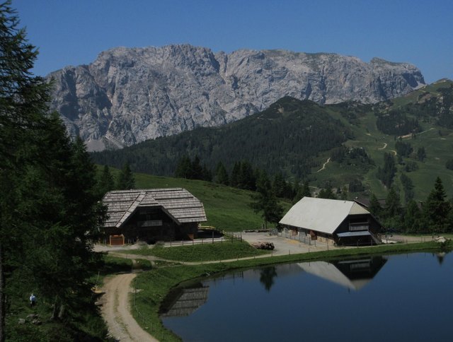Wanderurlaub in der Karnischen Region, hier die Watschiger Alm am Naßfeld.