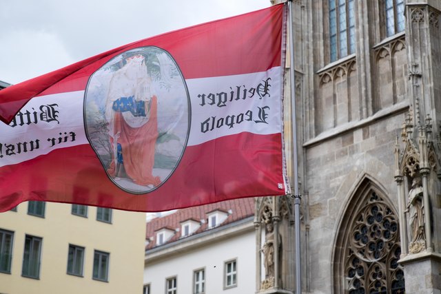 Der Landespatron Leopold wurde von den Kundgebungsteilnehmern angerufen. Ihm werden übrigens 18 Kinder aus zwei Ehen nachgesagt.