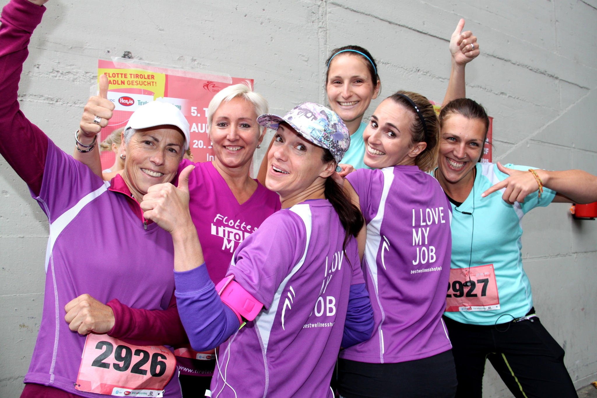 Über 2.000 flotte Tiroler Madln - Innsbruck Über 2.000 flotte Tiroler Madln - Innsbruck