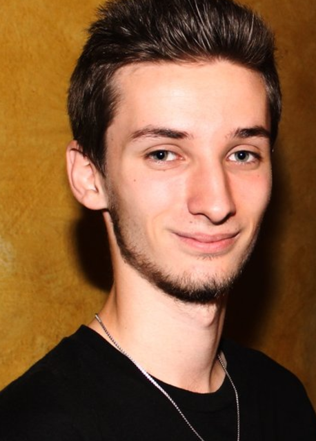 Peter, 19 Jahre: "Ich bin seit vier Jahren immer hier. Die Musik beim Luis ist etwas Besonderes. Die Getränke hier sind Kult. Sowas gibt's nur einmal. Hoffentlich auch in Zukunft!"