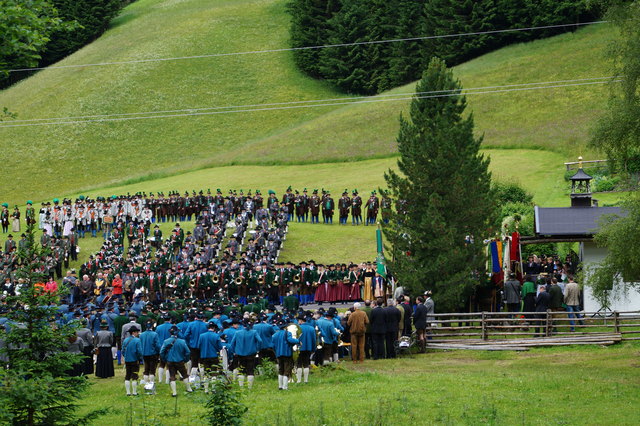 Festgottesdienst bei der Hubertuskapelle