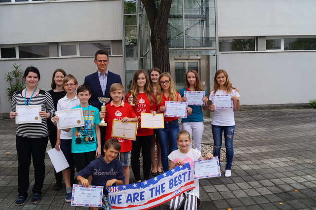 Die Queen ist da „very amused“: Topplatzierungen für das B(R)G Leibnitz beim Englischwettbewerb „Big Challenge“. | Foto: B(R)G Leibnitz