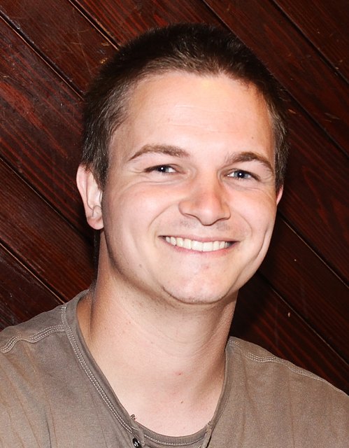 Christopher, 18 Jahre: "Bin seit drei Jahren Stammgast. Man kann hier auch einfach mal nur Spiele spielen und einen echten Stammtisch haben! An das Team: Macht genau so weiter!" | Foto: Samira Frauwallner