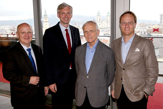 Michael Rockenschaub (Sparkasse OÖ), Michael Strugl (Obmann Academia Superior), Paul M. Zulehner und Markus Hengstschläger (von links). | Foto: Academia Superior/Wakolbinger
