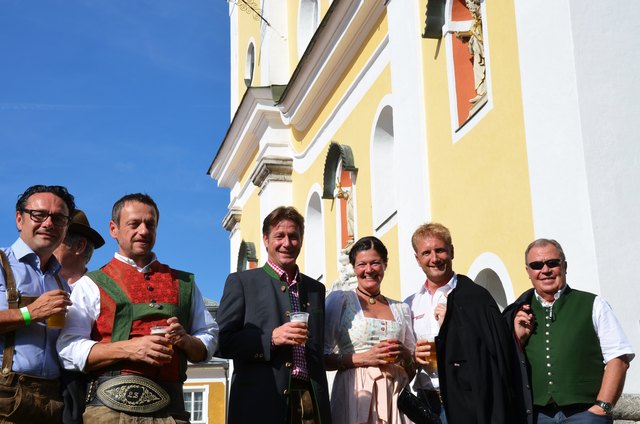Um 16.15 Uhr kommt es wieder zur offiziellen Eröffnung und zum Fassanstich.