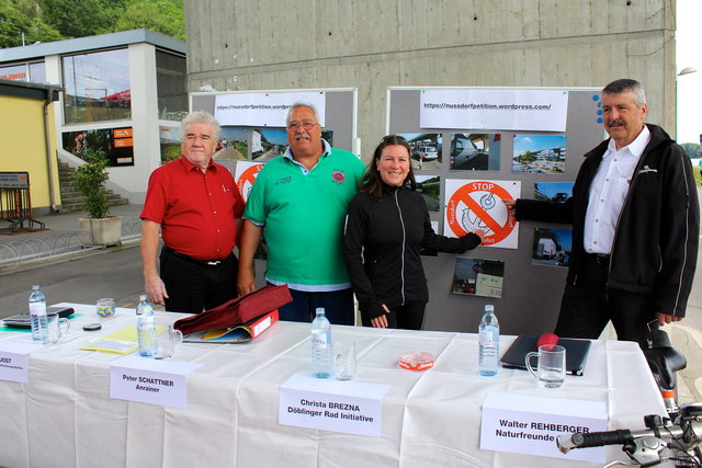 18. Juni: Start frei für die Petition der initiative von Helmut Jost, Peter Schatter, Christa Brezina und Walter Rehberger (v.li.n.re.)