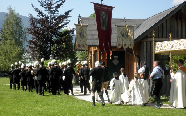 Beobachten konnte ich diese Frohnleichnamsprozession in Altaussee (04. Juni 2015).