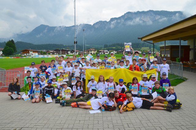 Die zahlreichen Teilnehmer beim Bezirksfinale des Raiffeisen Junior Cups.