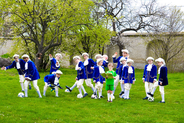 Die Kids vom Mozart Knabenchor Wien haben nicht nur beim Singen Spaß, sondern auch beim Kicken… | Foto: Mozart Knabenchor Wien