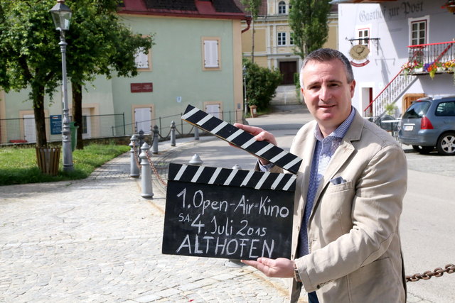Der neue Althofner Kulturamtsleiter Walter Markus lädt am Samstag zum 1. Open Air Kino auf den Salzburger Platz | Foto: KK/Gebeneter