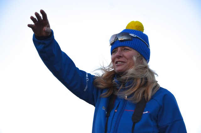 Angelika Lesky (Bergbahnen Goldeck) spricht ein paar Worte zum Sonnenaufgang.