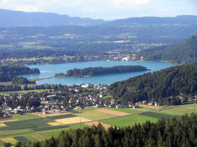 Der schönste Blick auf dem Faakersee ist von der Burgruine Finkenstein!