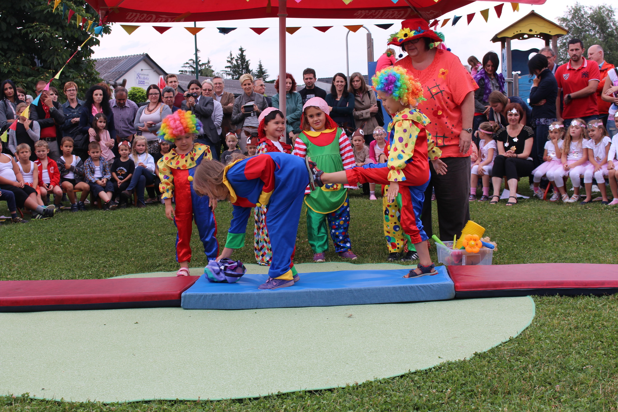 „Kinderzirkus Leitrini“ – Sommerfest im Kindergarten Leitring - Leibnitz