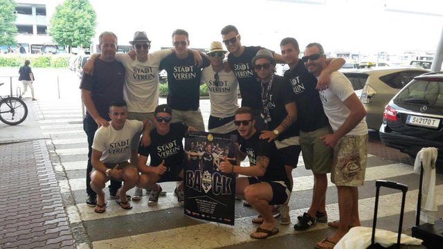 Abflug SV Austria Salzburg mit Masseur Robert Kummer nach Mallorca