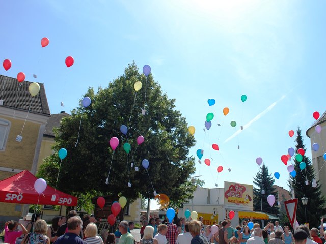 Beim Lambrechtner Kirtag am 05 Juli 2015 findet ein gemeinsamer Luftballonstart statt.