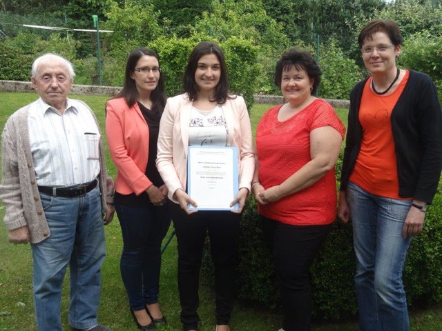 Josef Schöll, Katharina Wilfinger, Teresa Wilfinger, Bettina
Wilfinger und Karla Schöll-Tritremmel. | Foto: Foto: privat