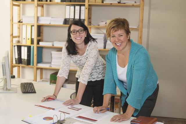 Daria Dosch und Silvia Pfeil sorgen im Verein Alpine Gastgeber für hohe Qualität: erstklassige Referenten, perfekte Bildbeschreibungen, sprühende Zusammenarbeit mit dem TVB