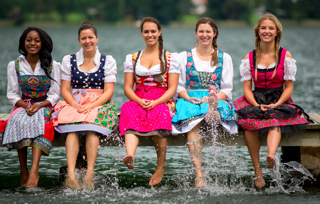 Jedes Dirndl ein Einzelstück (und wir meinen in diesem Fall auch die Kleidungsstücke!) | Foto: Klaus Pribernig
