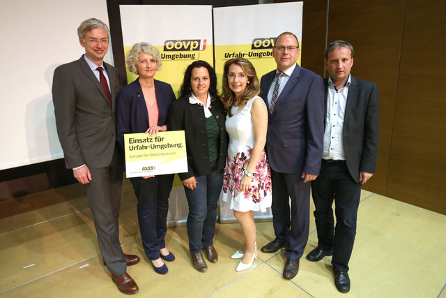 Landesrat Michael Strugl, Lantagsabgeordnete Eva Maria Gattringer, Johanna Haider, Melanie Wöss, Bürgermeister Josef Rathgeb und Bezirksparteiobmann Nationalrat Michael Hammer (v. l.). | Foto: OÖVP