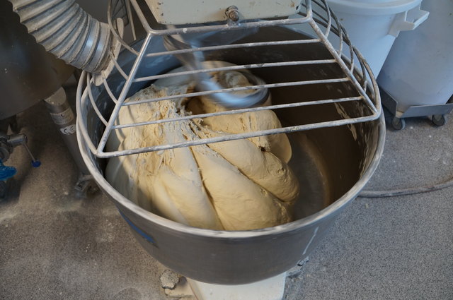 Guten Morgen, liebe Knetmaschine. Die XXL-Version der handelsüblichen Küchenmaschine ist wahrscheinlich noch kräftiger, als sie aussieht.