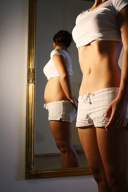 Noch immer zu dick: Betroffene haben oft ein gestörtes Selbstbild. | Foto: Xenia Luise/Fotolia