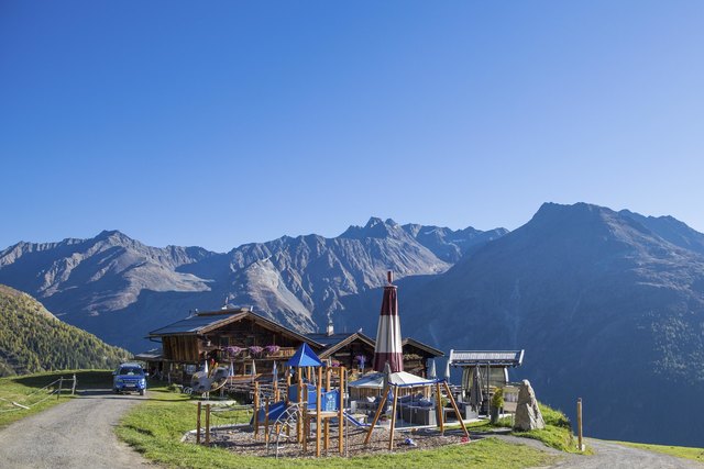 Mit der Gaislachkogl-Bahn oder auch zu Fuß geht es bequem zu den Almzeit-Rundwanderwegen, die für jedes Alter zu schaffen sind. | Foto: Foto: Ötztal Tourismus