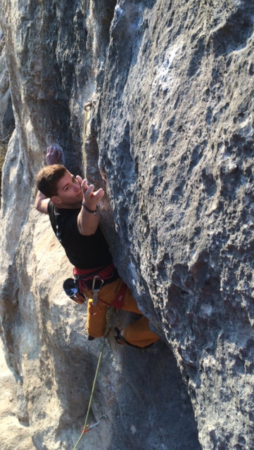 Nico Ferlitsch am Kanzi bei der Route „Halt
mich!“ mit Schwierig-
keitsgrad 8b