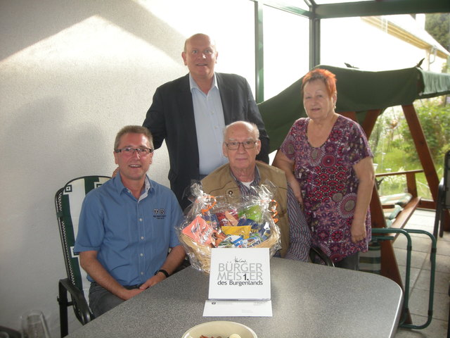 GV Arnold Gradwohl, Johann Bogner und Gattin, Bgm. Klaus Schütz.