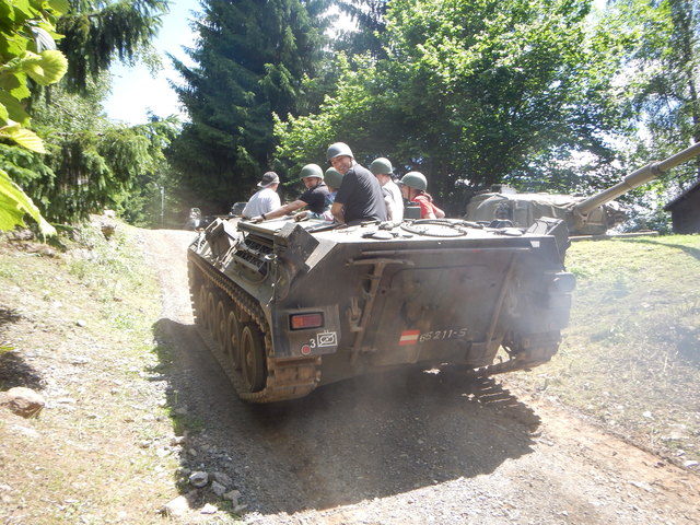 Panzerfahrt beim Bunkermuseum am Wurzenpass