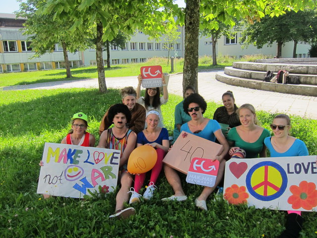 Beim Festakt anlässlich des 40-jährigen Bestehens der HAK.HAS Neumarkt gab es einen Ausflug in die Vergangenheit