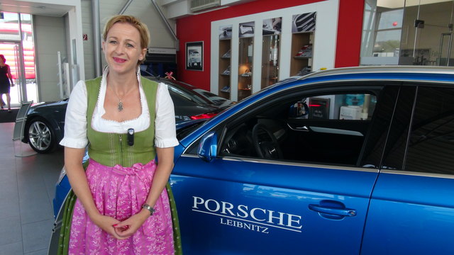 Mag. Tanja Bürger (Regionalleitung für Oberösterreich und Steiermark) kam extra aus Salzburg angereist, um zum runden Geburtstag zu gratulieren.